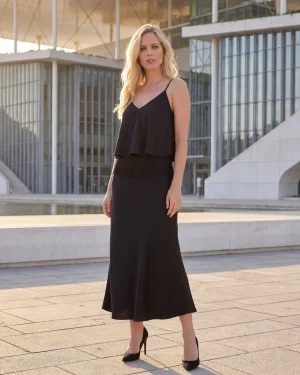 Γυναικείο Μαύρο Σατέν Φόρεμα με Λεπτές Τιράντες – Κομψό & Minimal Chic