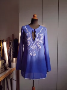 Μπλούζα Γυναικεία Κεντητή Καλοκαιρινή Silk–Cotton με Τρέσα & Premium Κέντημα