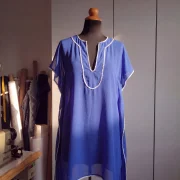 Εντυπωσιακό Μεταξωτό Καφτάνι Παραλίας Silk–Cotton σε Μπλε με Λευκή Τρέσα