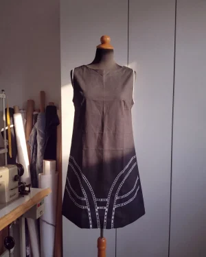 Μαύρο Μίνι Φόρεμα Resort Cotton–Lycra με Κέντημα & Ρέλι στη Μασχάλη