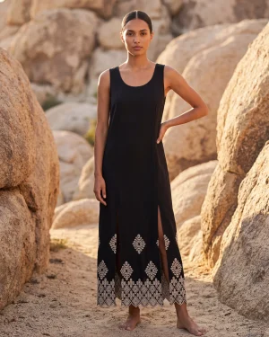Μακρύ Μαύρο Φόρεμα Rayon με Κέντημα & Δύο Ανοίγματα Εμπρός