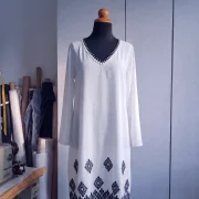 Ασπρόμαυρο Καφτάνι Παραλίας 100% Rayon με Μαύρη Μπορντούρα & V Λαιμόκοψη