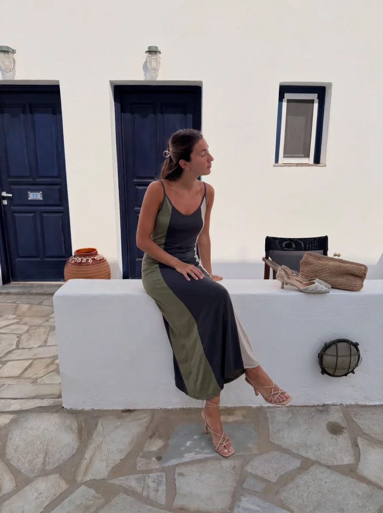 Καλοκαιρινό Φόρεμα Μακρύ με Τιράντα Modal–Polyester & Αυξομείωση – Colorblock Chic
